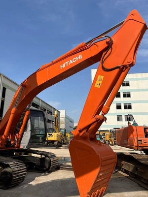 Gebruikte graafmachine Hitachi EX200-3 in goede staat, betaalbaar met rode kleur