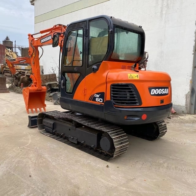 Doosan Dx60 mini graafmachine Gebruikte graafmachine met originele kleur en andere hydraulische pomp