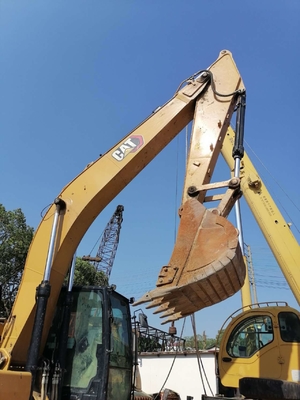 20 ton tweedehands graafmachine met kruiper graafmachine Cat 320GC en 110 kW vermogen in de handel