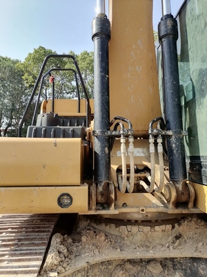 20 ton tweedehands graafmachine met kruiper graafmachine Cat 320GC en 110 kW vermogen in de handel