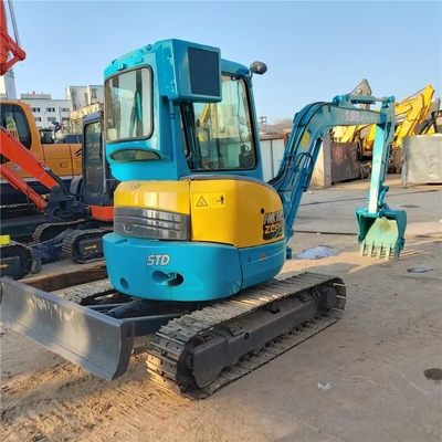 Gebruikte Kubota KX135 graafmachine met een emmercapaciteit van 0,11 m3 en andere hydraulische cilinder