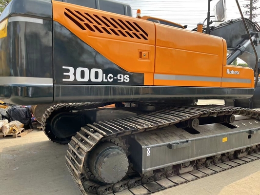 Tweedehands graafmachine 300lc-9 uit Korea in goede staat en met dieselmotor.