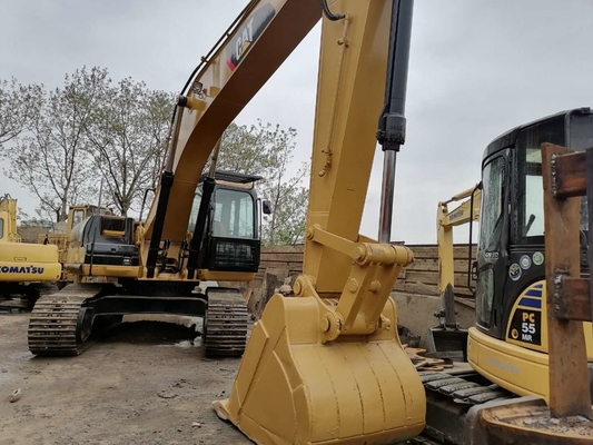 30000 KG Cat 330d Crawler graafmachine in goede staat met originele Japanse motor