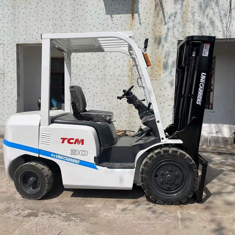 TCM 3 ton gebruikte vorkheftruck met andere emmercapaciteit en 3000 kg machinegewicht