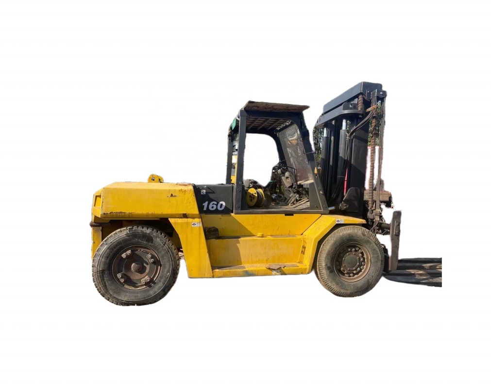 Zware apparatuur KOMATSU Forklift FD160 met een capaciteit van 16 ton in uitstekende arbeidsomstandigheden