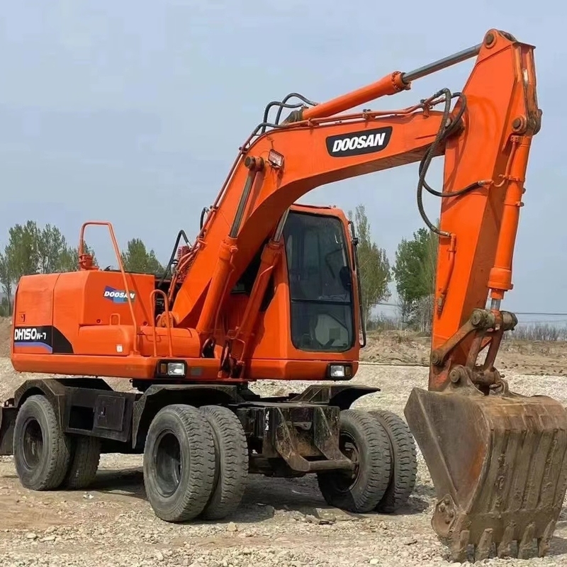 Gebruikte DOOSAN DX140W-7 wielgraver met originele verf en Cummins motor 112kW