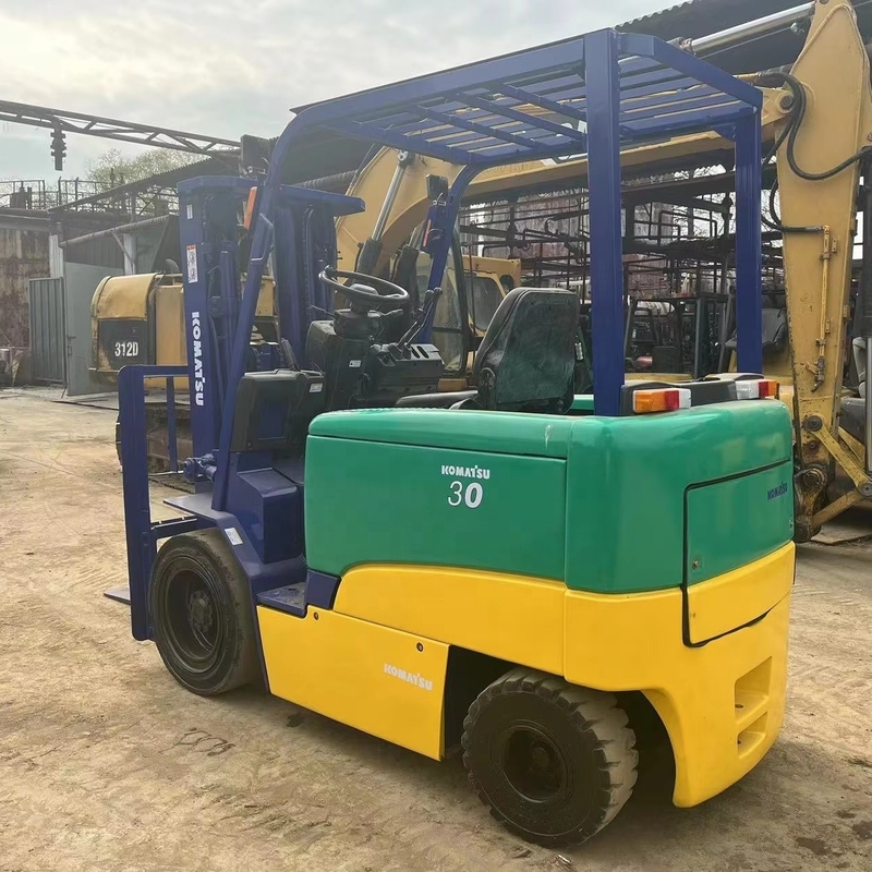 Korte werktijden en goede conditie Komatsu 3T vorklift FD30 voor bouwwerkzaamheden