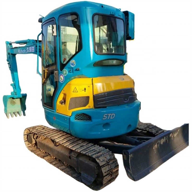 Kleine grootte Goed onderhouden Kubota KX135 graafmachine met originele kleur